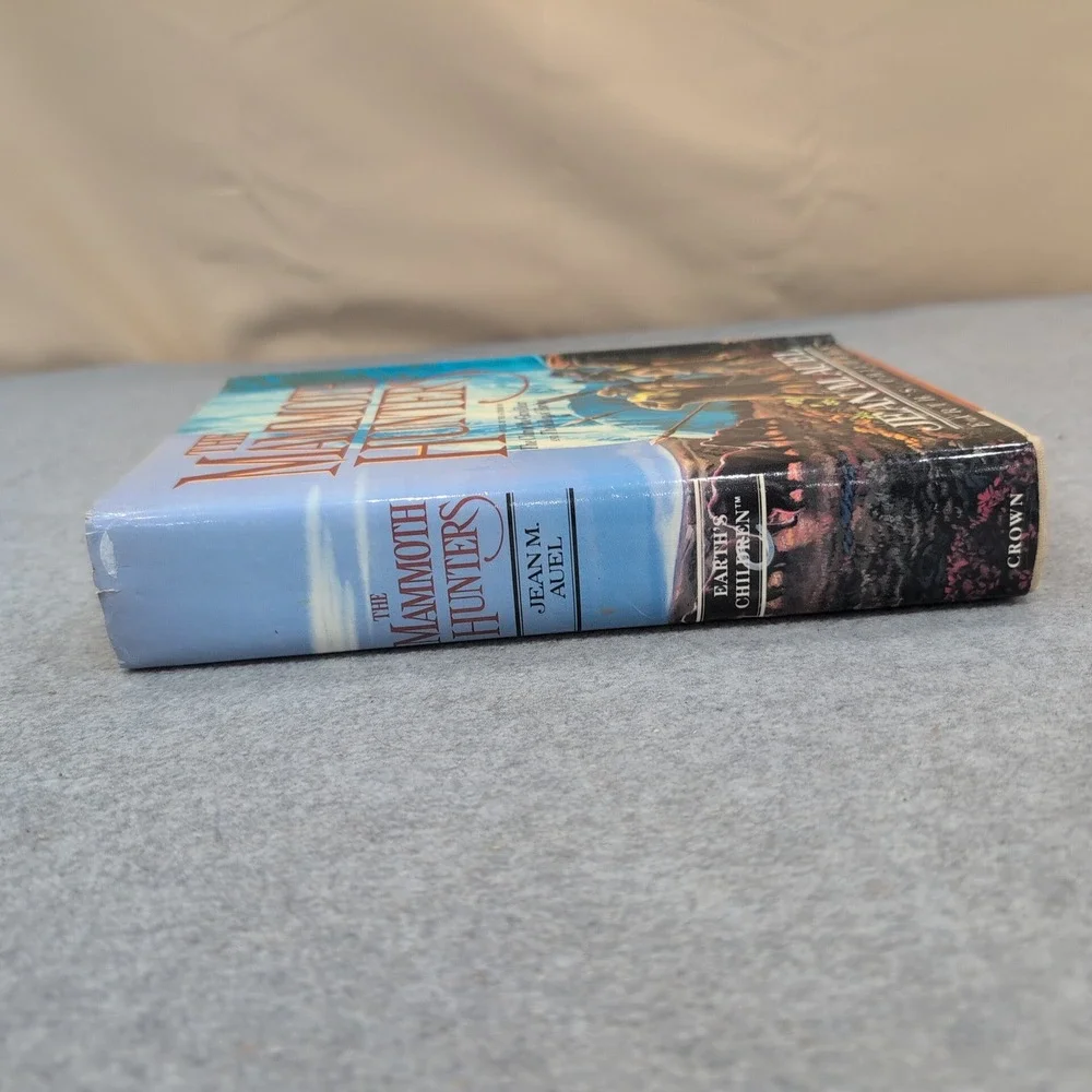 The Mammoth Hunters, Jean M Auel First Crown Edition, 1st Printing Hardcover 985 - Picture 2 of 4